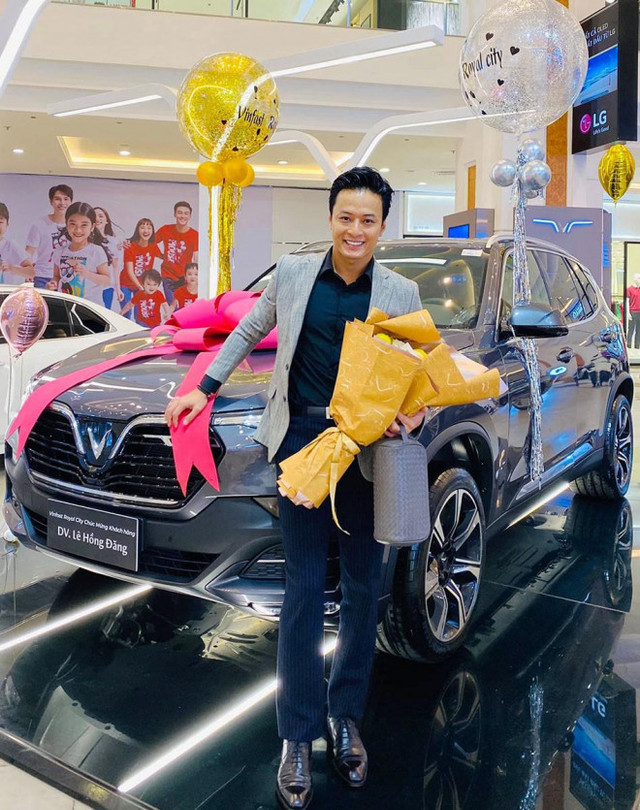 Soái ca màn ảnh Việt Hồng Đăng lộ gia tài đáng nể - Hình 8 Soai ca man anh Viet Hong Dang lo gia tai dang ne-Hinh-8