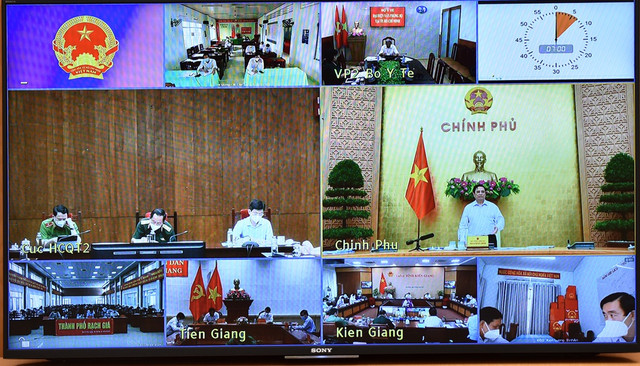 Thủ tướng: Công tác chống dịch ở tỉnh, huyện, xã còn nhiều sơ hở Thu tuong: Cong tac chong dich o tinh, huyen, xa con nhieu so ho