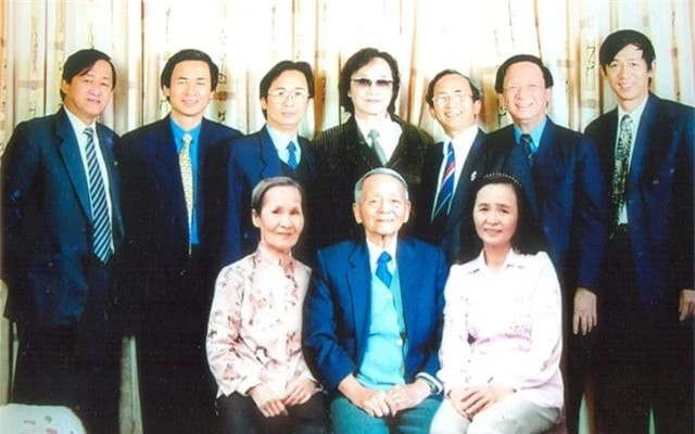 Gia đình danh giá nhất Việt Nam: Con cháu thừa hưởng ‘gen tài năng' - Hình 4 Gia dinh danh gia nhat Viet Nam: Con chau thua huong ‘gen tai nang'-Hinh-4