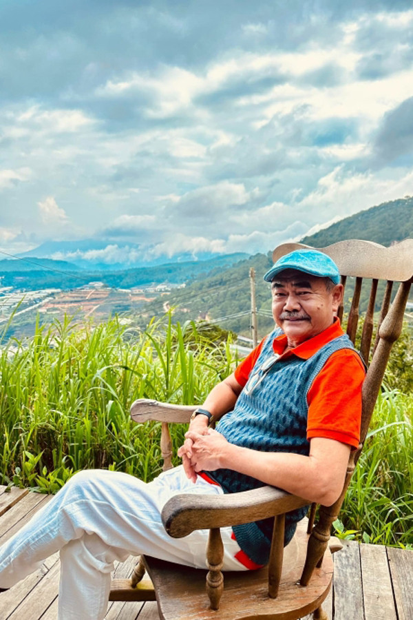 Sao Việt ly hôn tuổi xế chiều: NSND Việt Anh 'ở vậy' - Hình 6 Sao Viet ly hon tuoi xe chieu: NSND Viet Anh 'o vay'-Hinh-6