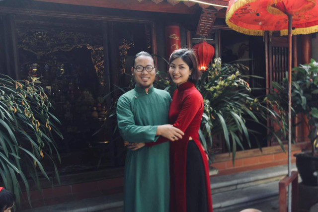 Ở nhà gỗ dát vàng, vợ trẻ của Vượng Râu vẫn thiệt thòi - Hình 8 O nha go dat vang, vo tre cua Vuong Rau van thiet thoi-Hinh-8