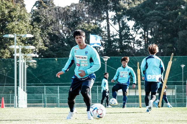 Công Phượng lại bị ‘bỏ rơi’, Yokohama FC thua trận Cong Phuong lai bi ‘bo roi’, Yokohama FC thua tran