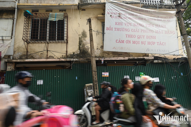 Khu tập thể tan hoang nhiều năm trên 'đất vàng' Hà Nội - Hình 9 Khu tap the tan hoang nhieu nam tren 'dat vang' Ha Noi-Hinh-9