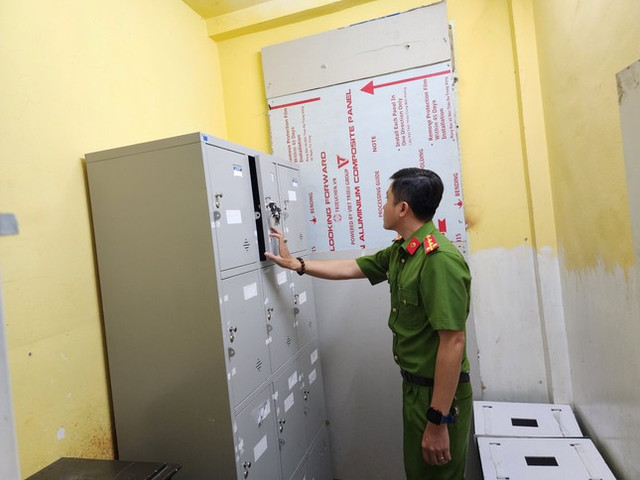 Công an Cần Thơ đồng loạt kiểm tra 13 chi nhánh F88 - Hình 2 Cong an Can Tho dong loat kiem tra 13 chi nhanh F88-Hinh-2