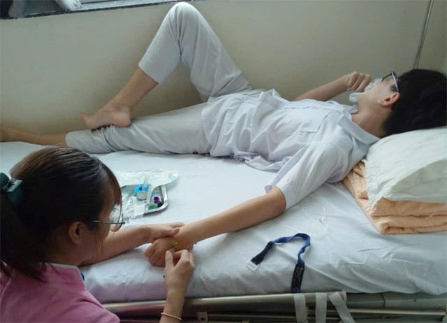 Cục ATTP đề nghị điều tra vụ học sinh nghi ngộ độc khi uống trà sữa Cuc ATTP de nghi dieu tra vu hoc sinh nghi ngo doc khi uong tra sua