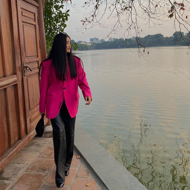 Loạt hot girl, rich kid đầu năm mới khoe lì xì khủng - Hình 3 Loat hot girl, rich kid dau nam moi khoe li xi khung-Hinh-3