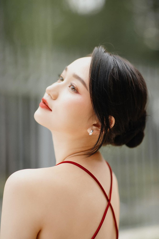 Loạt hot girl, rich kid đầu năm mới khoe lì xì khủng - Hình 5 Loat hot girl, rich kid dau nam moi khoe li xi khung-Hinh-5