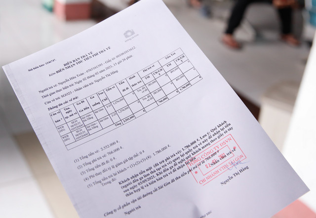 Ga Sài Gòn kín người đổi, trả vé tàu Tết - Hình 11 Ga Sai Gon kin nguoi doi, tra ve tau Tet-Hinh-11