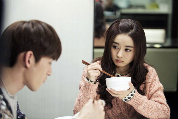 Đi chơi Tết, chồng thản nhiên giới thiệu vợ là osin Di choi Tet, chong than nhien gioi thieu vo la osin