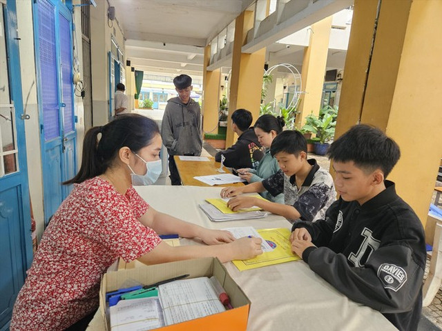 Tuyển sinh lớp 10: Trung tâm giáo dục thường xuyên cũng hết chỉ tiêu Tuyen sinh lop 10: Trung tam giao duc thuong xuyen cung het chi tieu