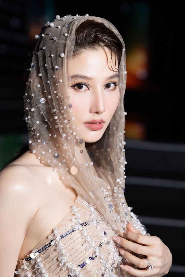 Diễm My 9X: Quá khứ bị chê kém sắc, hiện tại viên mãn - Hình 5 Diem My 9X: Qua khu bi che kem sac, hien tai vien man-Hinh-5