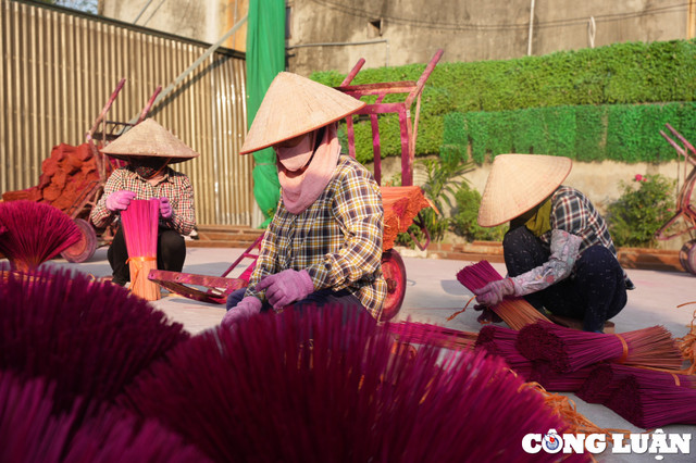 Rực rỡ làng hương Quảng Phú Cầu ảnh 3 ruc ro lang huong quang phu cau hinh 3