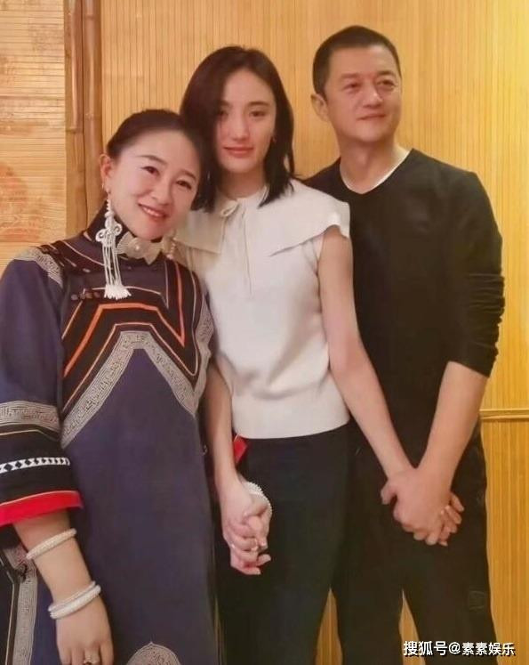 Lý Á Bằng tái hôn và có con với hoa hậu kém 19 tuổi - Hình 2 Ly A Bang tai hon va co con voi hoa hau kem 19 tuoi-Hinh-2