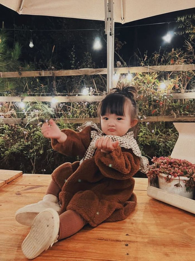 Con gái Đông Nhi xứng danh rich kid thứ thiệt Con gai Dong Nhi xung danh rich kid thu thiet