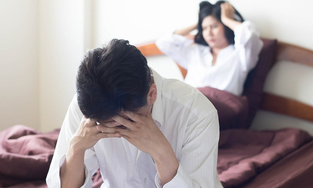 Mệt mỏi vì vợ cuồng ghen, kiểm soát tin nhắn, cuộc gọi điện thoại Met moi vi vo cuong ghen, kiem soat tin nhan, cuoc goi dien thoai