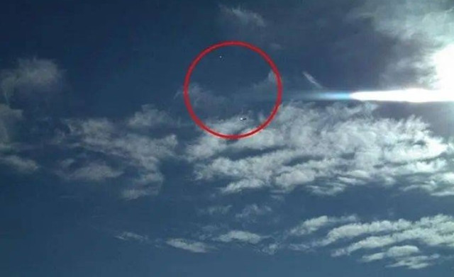 UFO rơi ở Brazil vào năm 1996: Người ta nhìn thấy sinh vật không xác định - Hình 3 UFO roi o Brazil vao nam 1996: Nguoi ta nhin thay sinh vat khong xac dinh-Hinh-3