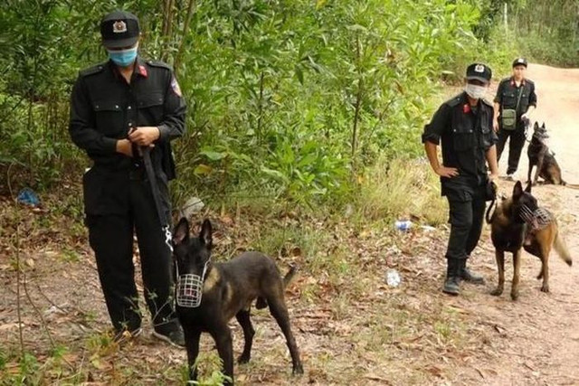 Gần 100 chiến sĩ truy tìm nghi can dùng rựa tấn công bố ruột đến tử vong Gan 100 chien si truy tim nghi can dung rua tan cong bo ruot den tu vong