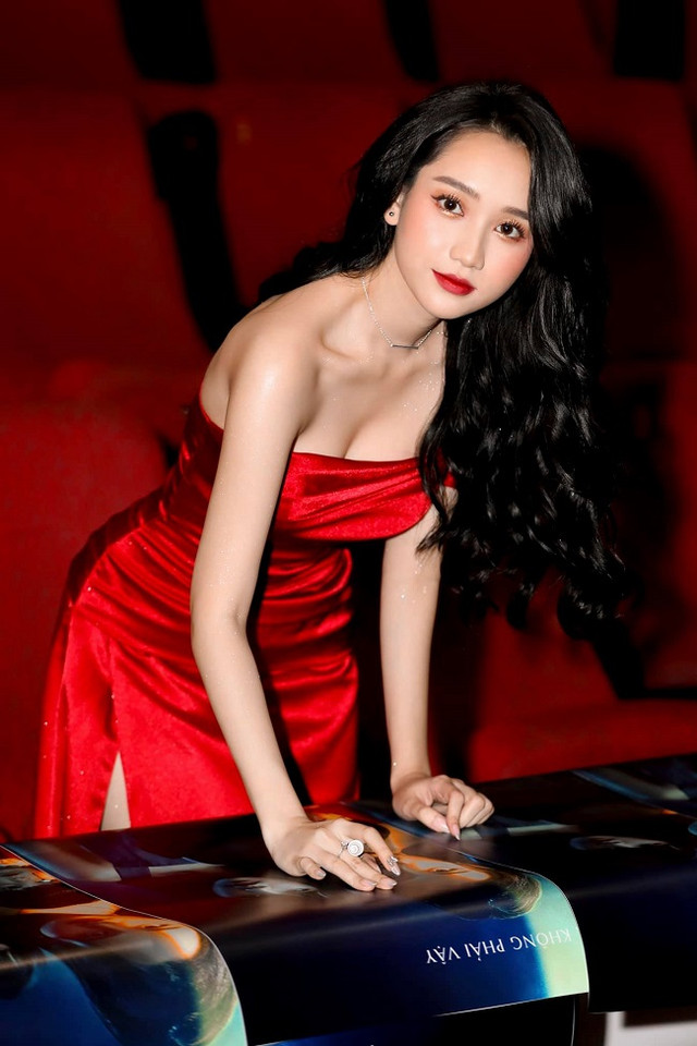 Người đẹp Tây Ninh đóng cảnh nóng có “hot” bằng mỹ nhân cùng tuổi? - Hình 16 Nguoi dep Tay Ninh dong canh nong co “hot” bang my nhan cung tuoi?-Hinh-16