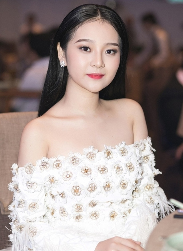 Người đẹp Tây Ninh đóng cảnh nóng có “hot” bằng mỹ nhân cùng tuổi? Nguoi dep Tay Ninh dong canh nong co “hot” bang my nhan cung tuoi?