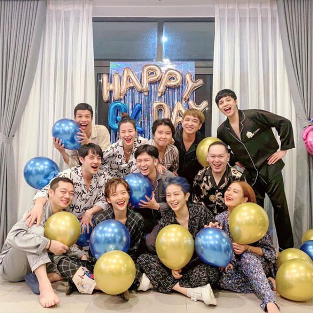Minh Hằng tụ họp hội bạn thân, dàn mẹ bỉm đọ sắc 'bất phân thắng bại' - Hình 5 Minh Hang tu hop hoi ban than, dan me bim do sac 'bat phan thang bai'-Hinh-5