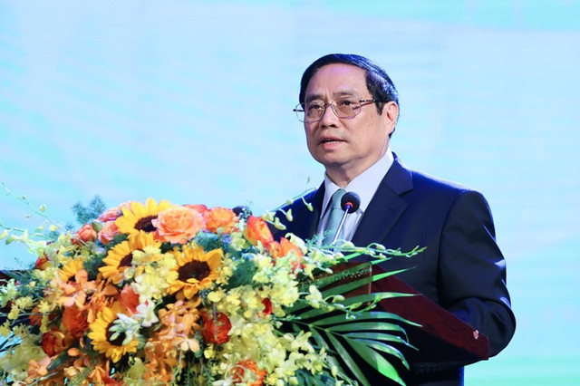 Thủ tướng: Chăm lo người có công với trách nhiệm lớn, nghĩa tình sâu nặng Thu tuong: Cham lo nguoi co cong voi trach nhiem lon, nghia tinh sau nang