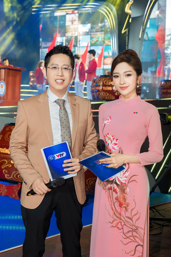 Sắc vóc đời thực của BTV Ngọc Anh, khẳng định chỉ có gầy mới đẹp - Hình 3 Sac voc doi thuc cua BTV Ngoc Anh, khang dinh chi co gay moi dep-Hinh-3