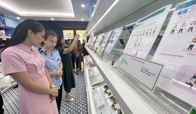 Nhận diện sách giáo khoa và đồ dùng học tập Nhan dien sach giao khoa va do dung hoc tap