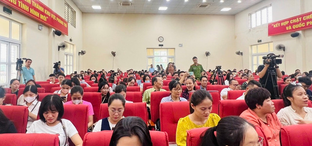 Vụ phụ huynh “quây” trường: Hẹn thông báo kết quả ngày 27/8 Vu phu huynh “quay” truong: Hen thong bao ket qua ngay 27/8
