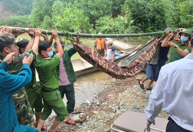 Cứu hộ ở Rào Trăng: “Chúng tôi đang tìm mọi người“ - Hình 2 Cuu ho o Rao Trang: “Chung toi dang tim moi nguoi“-Hinh-2