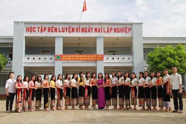 Trường học ở Nghệ An có hàng chục học sinh đỗ đại học trên 30 điểm Truong hoc o Nghe An co hang chuc hoc sinh do dai hoc tren 30 diem