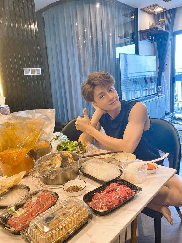 Ngắm căn hộ của Ngô Kiến Huy view đẹp long lanh - Hình 2 Ngam can ho cua Ngo Kien Huy view dep long lanh-Hinh-2