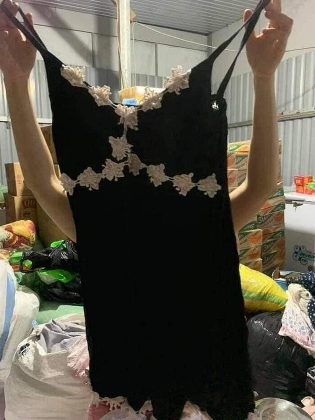 Ngao ngán với loạt quần áo cũ tặng bà con vùng lũ - Hình 5 Ngao ngan voi loat quan ao cu tang ba con vung lu-Hinh-5