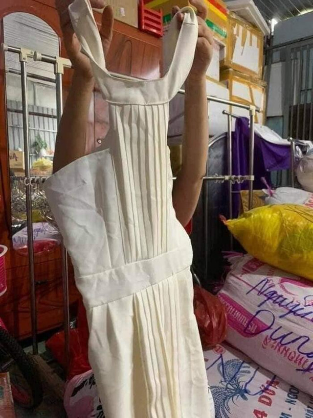 Ngao ngán với loạt quần áo cũ tặng bà con vùng lũ - Hình 2 Ngao ngan voi loat quan ao cu tang ba con vung lu-Hinh-2