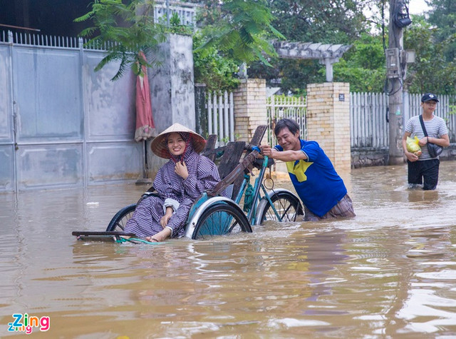 Thủy Tiên thông báo đã kêu gọi được 22 tỷ đồng sau 2 ngày - Hình 2 Thuy Tien thong bao da keu goi duoc 22 ty dong sau 2 ngay-Hinh-2