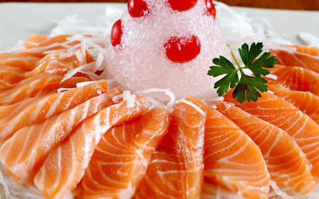 Mua cá hồi nhìn vào điểm này sẽ chọn được cá tươi ngon Mua ca hoi nhin vao diem nay se chon duoc ca tuoi ngon