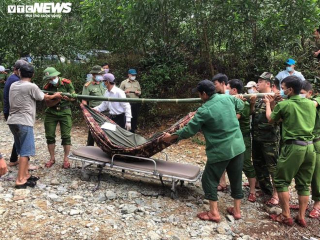 Ôm cháu nội mới sinh, đỏ mắt chờ tin con trai mất tích ở Rào Trăng - Hình 3 Om chau noi moi sinh, do mat cho tin con trai mat tich o Rao Trang-Hinh-3