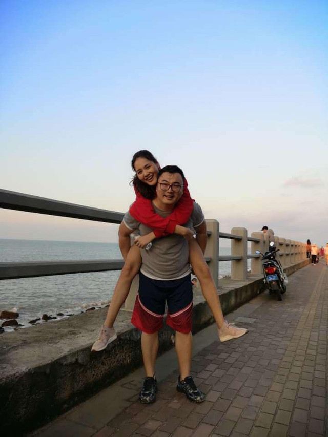 Chồng Trung Quốc hết mực yêu chiều Hương Giang và 2 con Chong Trung Quoc het muc yeu chieu Huong Giang va 2 con