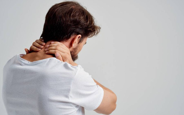 Hội chứng cổ vai liên quan gì tư thế ngồi của dân văn phòng? Hoi chung co vai lien quan gi tu the ngoi cua dan van phong?