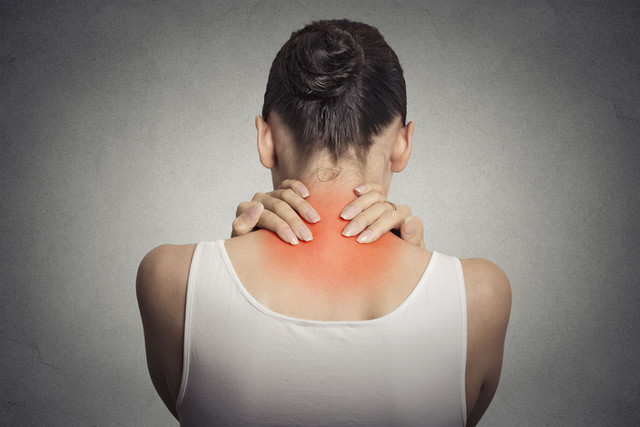 Hội chứng cổ vai liên quan gì tư thế ngồi của dân văn phòng? - Hình 2 Hoi chung co vai lien quan gi tu the ngoi cua dan van phong?-Hinh-2