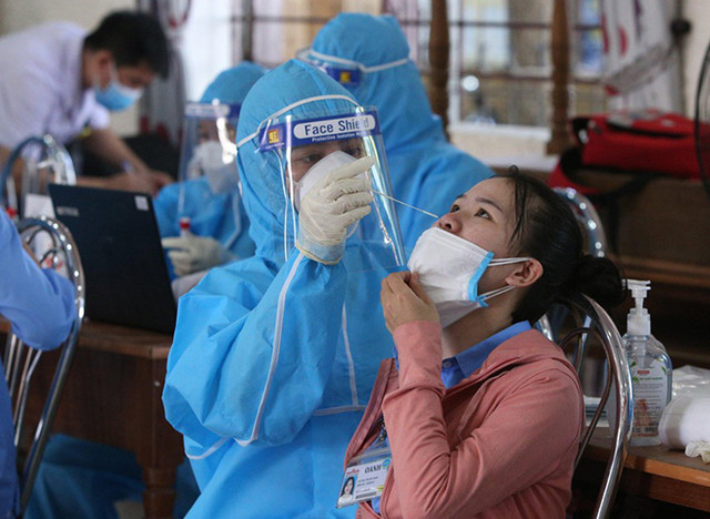 Sáng 21/12: Gần 1.100 ca COVID-19 đang thở máy và ECMO - Hình 2 Sang 21/12: Gan 1.100 ca COVID-19 dang tho may va ECMO-Hinh-2