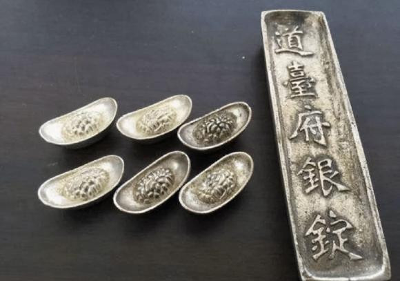 Nhà Thanh sụp đổ để lại bao nhiêu tiền trong ngân khố? Nha Thanh sup do de lai bao nhieu tien trong ngan kho?