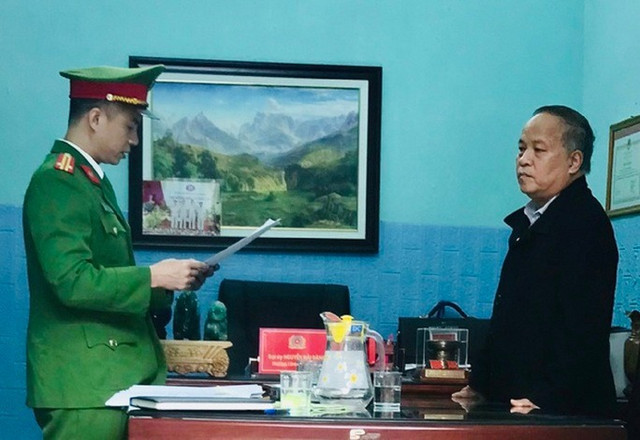 Một cựu chủ tịch huyện ở Thanh Hóa bị khai trừ Đảng Mot cuu chu tich huyen o Thanh Hoa bi khai tru Dang