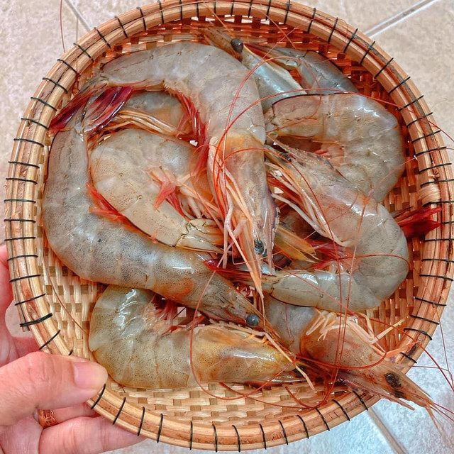 Mách bạn cách làm món tôm rim mật ong dầu hào - Hình 4 Mach ban cach lam mon tom rim mat ong dau hao-Hinh-4