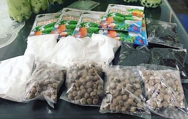 Hoảng hồn ba ngàn đồng 1 lít trà sữa, mua cả can cho con uống dần - Hình 4 Hoang hon ba ngan dong 1 lit tra sua, mua ca can cho con uong dan-Hinh-4