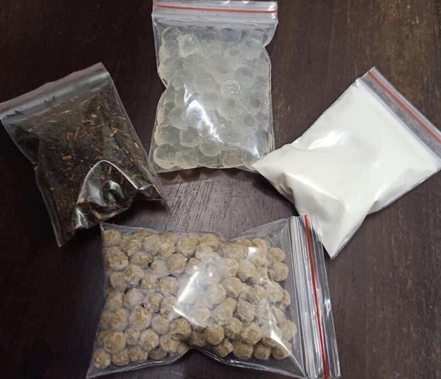 Hoảng hồn ba ngàn đồng 1 lít trà sữa, mua cả can cho con uống dần - Hình 5 Hoang hon ba ngan dong 1 lit tra sua, mua ca can cho con uong dan-Hinh-5