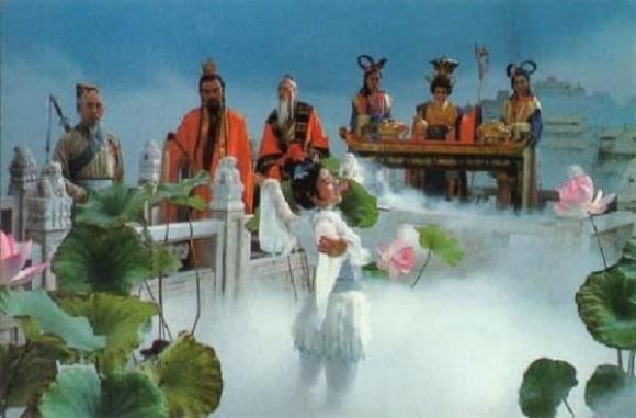 Trong 'Tây Du Ký' có ba đóa hoa sen vàng, đóa cuối không ai dám động - Hình 6 Trong 'Tay Du Ky' co ba doa hoa sen vang, doa cuoi khong ai dam dong-Hinh-6