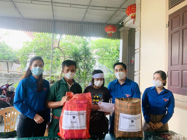 Bố qua đời, nữ sinh nén nỗi đau dự kỳ thi THPT - Hình 4 Bo qua doi, nu sinh nen noi dau du ky thi THPT-Hinh-4