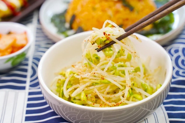 Nam nghệ sĩ chia sẻ một loại rau quen giá rẻ giúp giảm đến 10kg - Hình 2 Nam nghe si chia se mot loai rau quen gia re giup giam den 10kg-Hinh-2