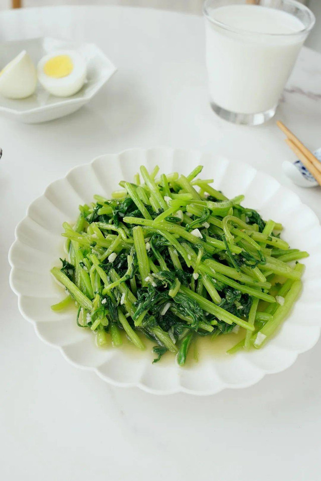 Loại rau chứa nhiều canxi hơn sữa, mỗi ngày ăn thêm khỏe mạnh - Hình 10 Loai rau chua nhieu canxi hon sua, moi ngay an them khoe manh-Hinh-10