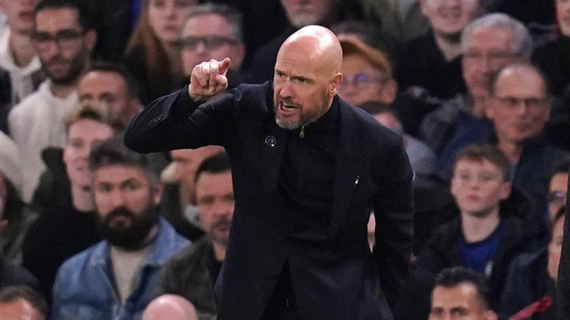Ten Hag nhắn sếp bự MU: Muốn vô địch Premier League, rót thêm tiền! Ten Hag nhan sep bu MU: Muon vo dich Premier League, rot them tien!
